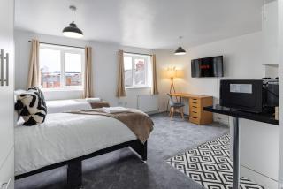 City Centre Studio 9 with Kitchenette, Free Wifi and Smart TV with Netflix by Yoko Property - 8
