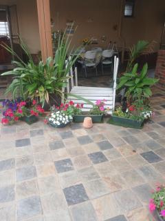 Golden Glory Manor - 5