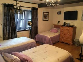 smithy lodge guest house - 8