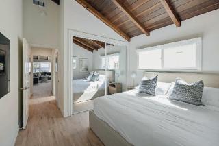 Charming Two Bedroom Walk Street Cottage Steps from the Beach - 6