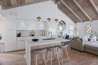 Charming Two Bedroom Walk Street Cottage Steps from the Beach - 5