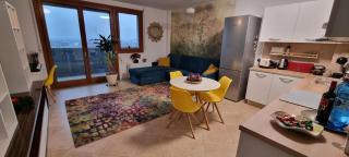 Central SkyView Apartment - 2