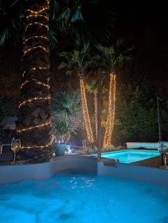 VILLA OLIVA JACUZZI SAUNA BILLARD PISCINE chauffée - 0