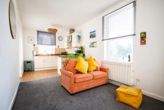 Seaside Home with Parking Near Tolcarne Beach - 6