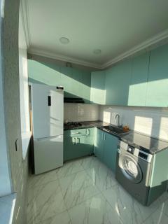 3 bedroom apartment by Baku Boulevard, near Sahil Metro - 1