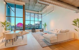 Expansive Two Bedroom Loft Style Residence with Panoramic Strip Views - 9
