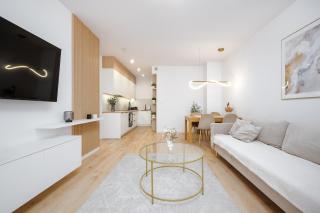 Kopernika Elegant 2BR Apartment with Balcony - 7