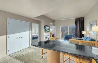 Stylish One Bedroom Residence with Panoramic Las Vegas Strip Views - 5