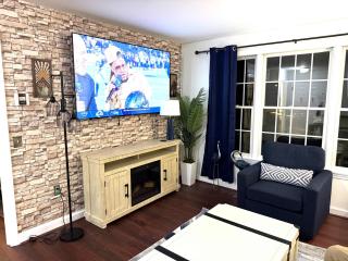 Mountain Getaway Suite Ski OnOff Jiminy Peak - Fully Redone Decor - 1