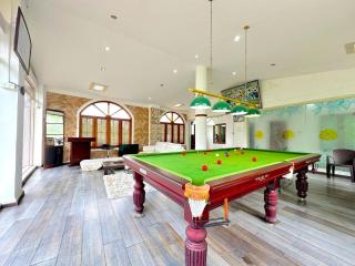 The 77 Estate Stay - 6