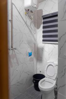 Cozy Modern 2 Bed Apartment - 9