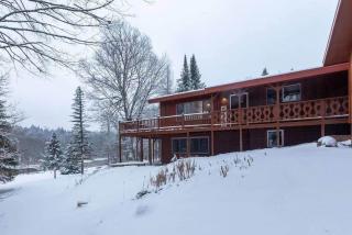 Paddler's Paradise 4 Bedroom Cabin with Direct Trail Access! - 1