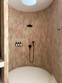 PORTRAIT Bangsaen - Private Serviced Seaview Pool Villa - 4