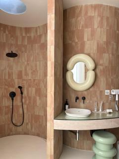 PORTRAIT Bangsaen - Beachfront Serviced Pool Villa - 2