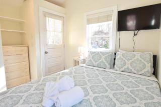 4 Min Drive to Bayside Beaches - 9