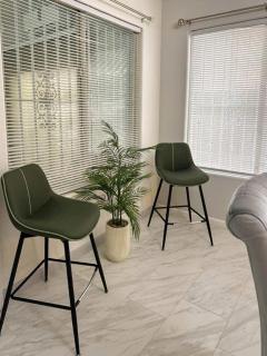 3BR - 3BA w Pool & BBQ -15 Mins to Strip & Airport - 2