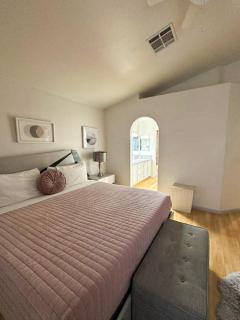 3BR - 3BA w Pool & BBQ -15 Mins to Strip & Airport - 6