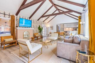 Bel Air Very Private and Comfy Home with Jacuzzi - 0