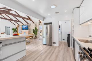 Bel Air Very Private and Comfy Home with Jacuzzi - 2