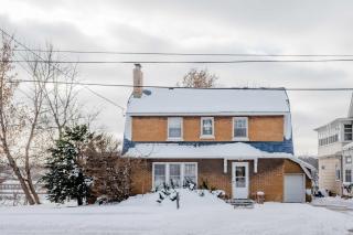 Brick River Escape 1909 Historic Home - 0