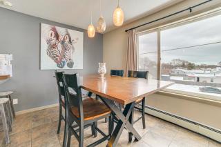 Lake Views & Grill: Walk to Lake Huron & Dtwn - 4