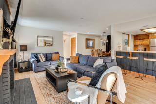 Riverfront Lincoln Condo with Patio and Pool Access! - 0