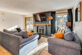 Riverfront Lincoln Condo with Patio and Pool Access! - 6