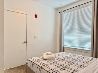 Luxury 5Beds 3Baths 2Balcony Penthouse 542Blvd - 8