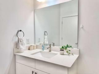 Luxury 5Beds 3Baths 2Balcony Penthouse 542Blvd - 5