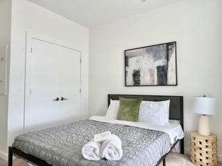 Luxury 5Beds 3Baths 2Balcony Penthouse 542Blvd - 2