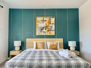 Luxury 5Beds 3Baths 2Balcony Penthouse 542Blvd - 1