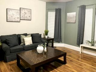 Downtown 1BR Stay Walk to Cafes & Parks - 7