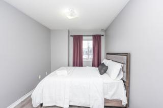 Entire 4BR 3BA Home in Mississauga, Sleeps 8, 10 mins to Pearson Airport - 5