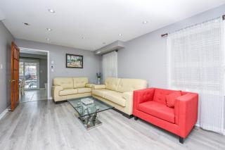 Entire 4BR 3BA Home in Mississauga, Sleeps 8, 10 mins to Pearson Airport - 2