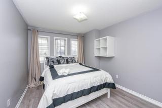 Entire 4BR 3BA Home in Mississauga, Sleeps 8, 10 mins to Pearson Airport - 6