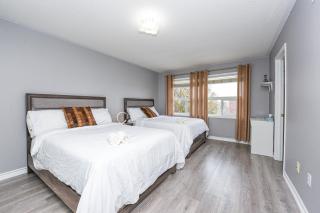 Entire 4BR 3BA Home in Mississauga, Sleeps 8, 10 mins to Pearson Airport - 7