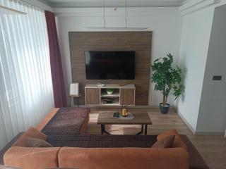 Luxury 19th Floor Condo with Pool, Gym City View - 9