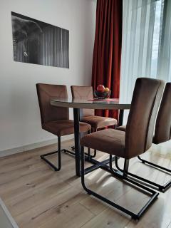 Luxury 19th Floor Condo with Pool, Gym City View - 4