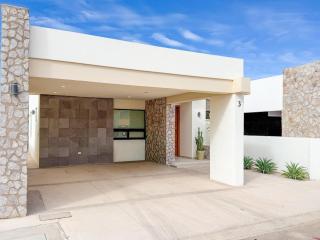 Ocean View House 2R/2.5B c/ Alberca & Asador - 1