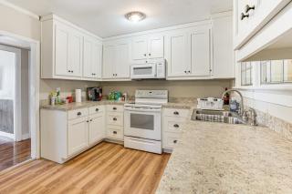 Walk to AH Stephens State Park! Pet-Friendly Home - 6