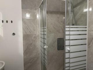 10 Min to City Center by U3 I Design Apt - 3