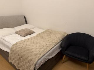 10 Min to City Center by U3 I Design Apt - 2