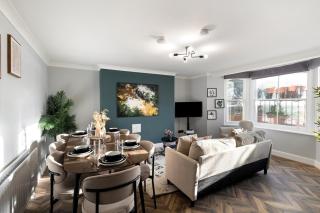 Bright & Comfortable 2-Bedroom Retreat - 8