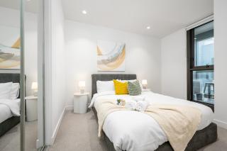 Stunning CBD Stay Melbourne Central w FREE carpark - 4