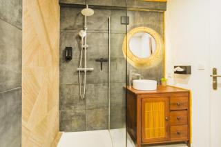 Gîtes Mas des rochers - Romance tropicale avec Spa - 3