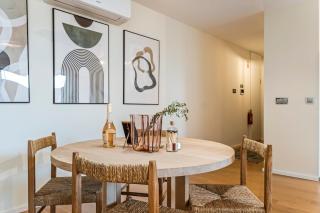 Charming 1BR Apartment Great Location - 2