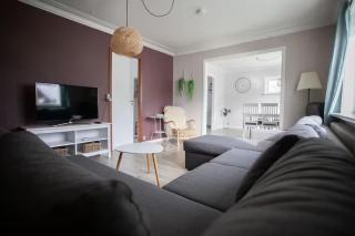 Large and Spacious 4BR Apartment Near Airport - 0