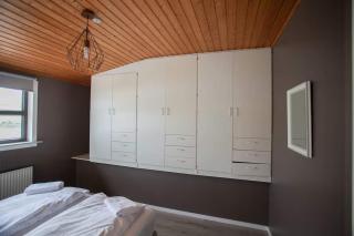 Large and Spacious 4BR Apartment Near Airport - 1