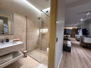 Sky 2 Hotel Tirana - 8