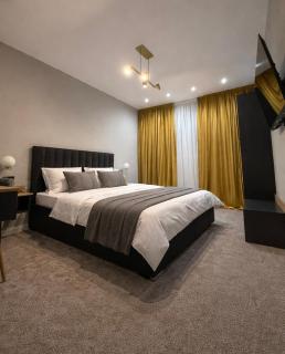 Elmax Aparthotel - 8